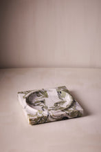 Load image into Gallery viewer, Plinth 10 - 275