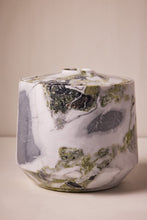 Load image into Gallery viewer, Urn 8 - 109
